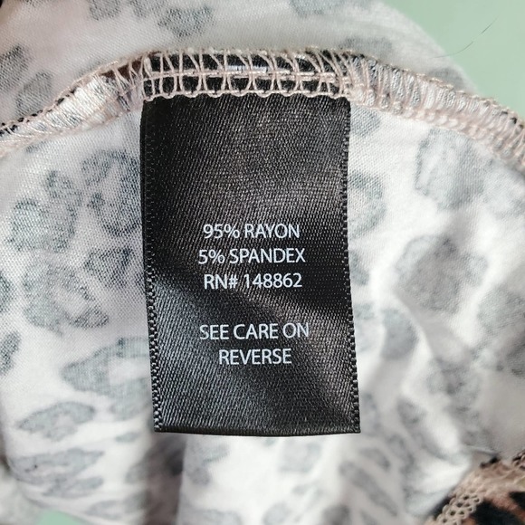 Torrid Super Soft Knit Leopard Swing Cami V-Neck Top Size 3 - Picture 5 of 6